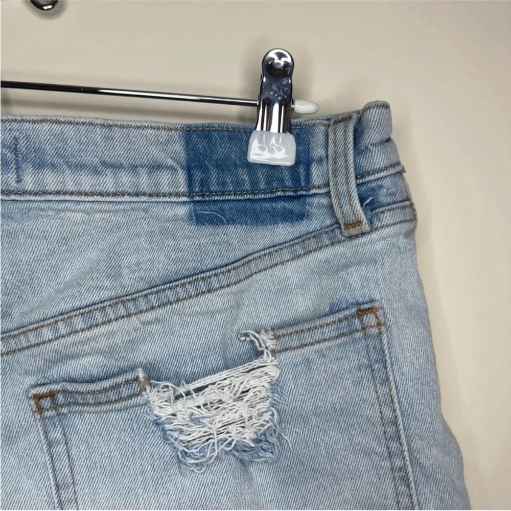Abercrombie & Fitch 4” Curve Love High Rise Jean Shorts - Picture 8 of 8
